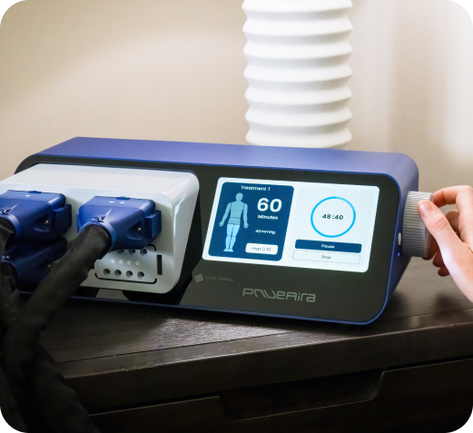 PnueAira device running a therapy program